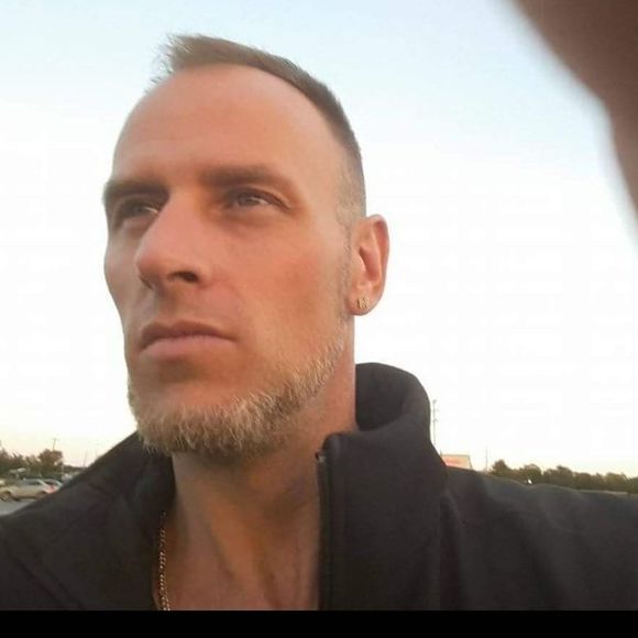 Meet your Posher, Tay - Picture 1 of 1